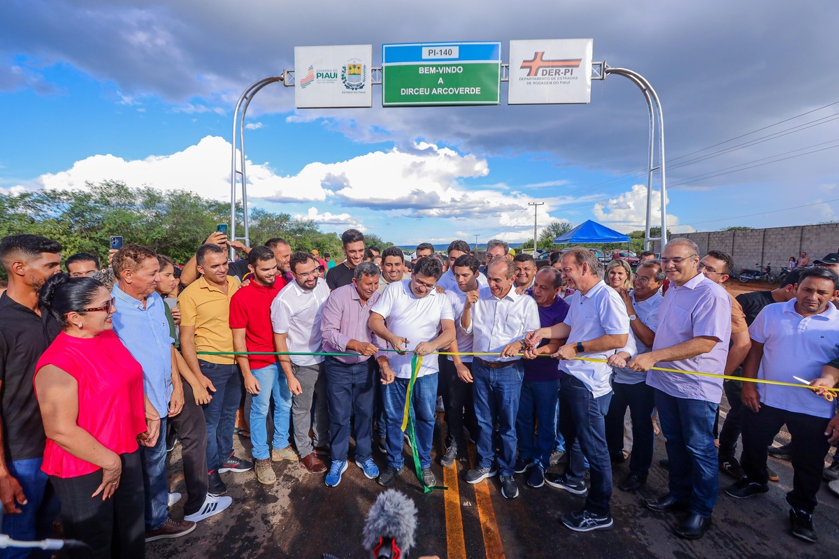 Rafael Fonteles inaugura obras de infraestrutura e segurança em Dirceu Arcoverde.