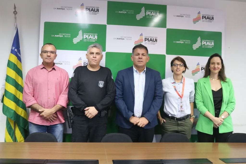 Sejus e Segurança Pública alinham novo plano de segurança pública em encontro.