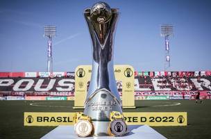 Taça do Campeonato Brasileiro. (Foto: Breno Babu / CBF)