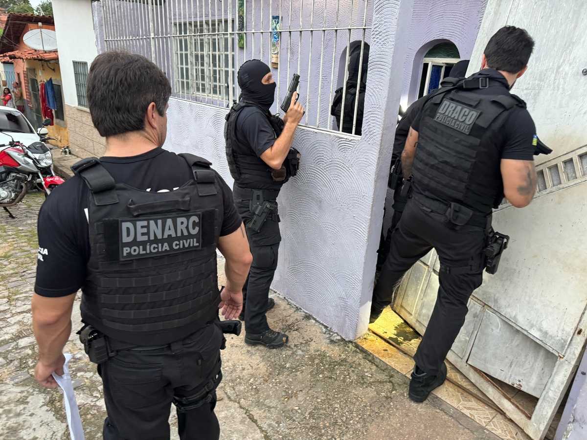 A operação deu cumprimento a 25 mandados judiciais, na capital.