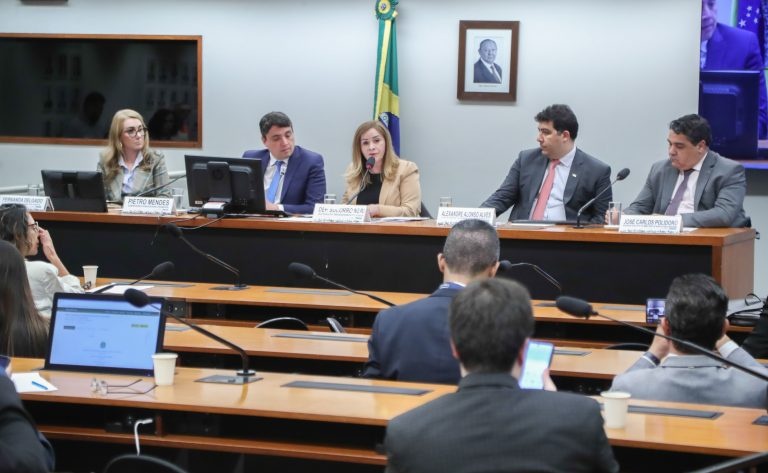 Brasil importa 87% de todos os fertilizantes usados no agronegócio.