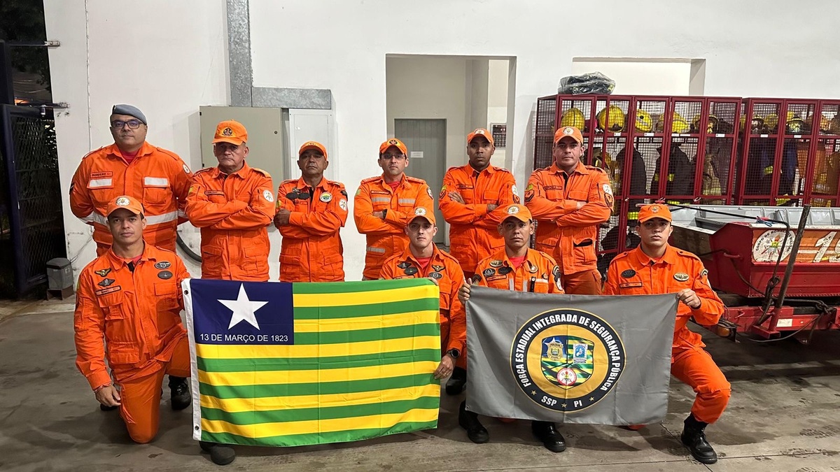 Equipe do Corpo de Bombeiros chegam no Rio Grande do Sul.
