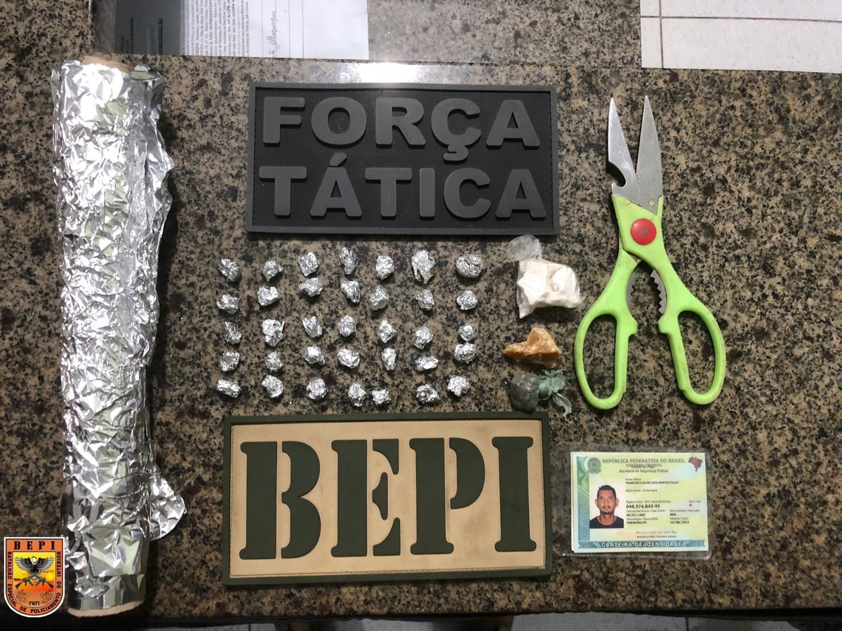 Homem é encontraram  diversos tipos de drogas em Parnaíba.