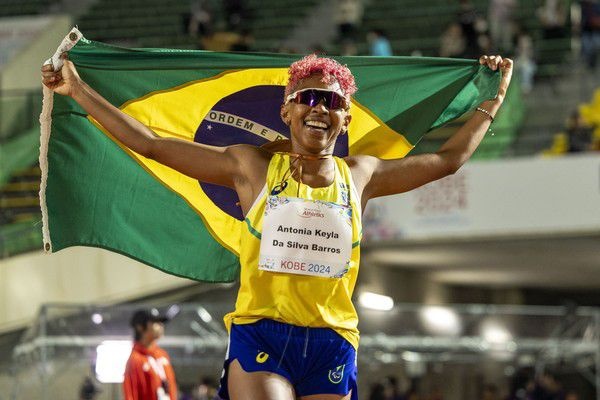 Keyla Barros conquistou a medalha de prata nos 1.500m T20.