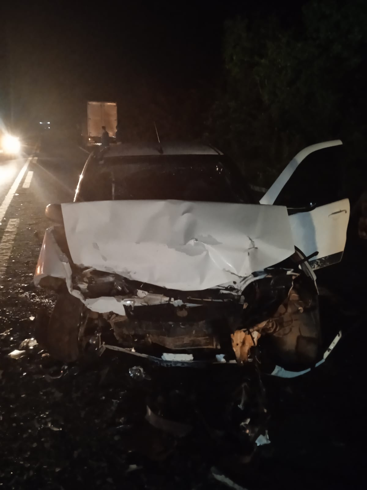 Acidente deixa duas pessoas gravemente feridas na BR-343.