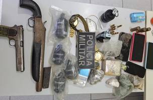 Adolescente de 17 anos é apreendido com seis granadas em praia no Piauí. (Foto: Divulgação/PMPI)