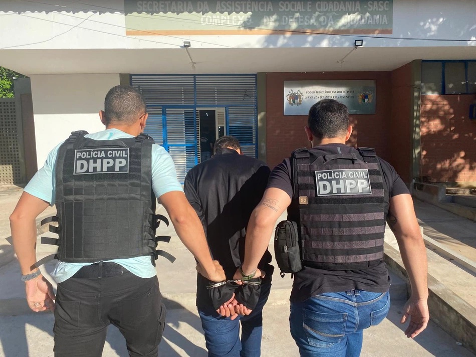 Adolescente que matou policial aposentado e preso em Teresina.