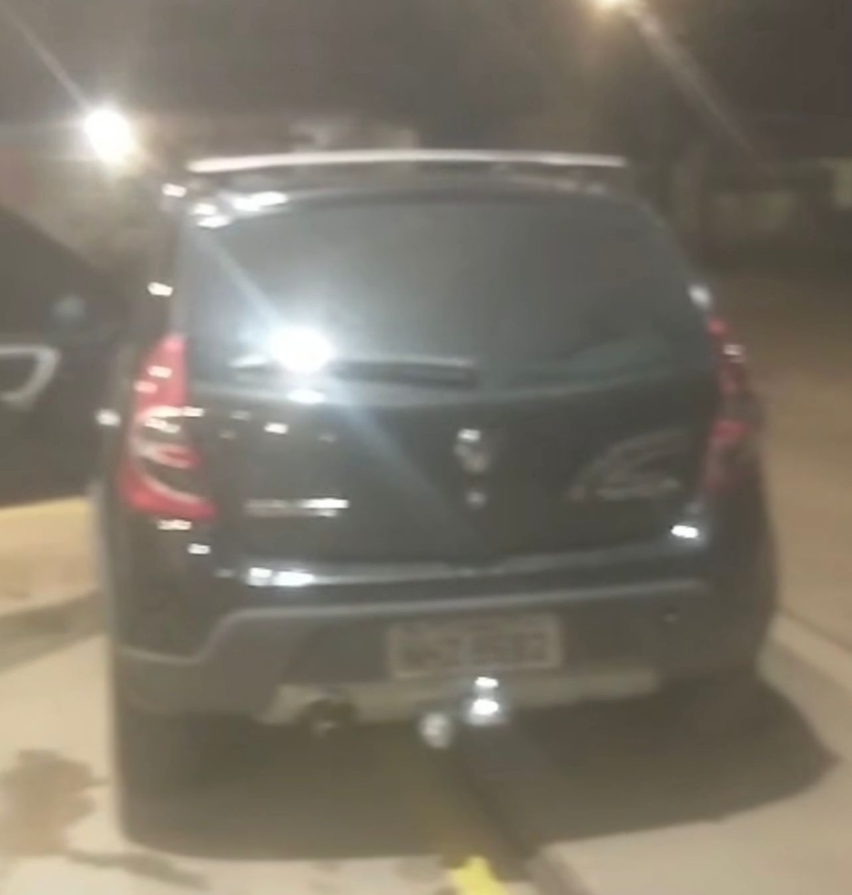 Corpo encontrado em carro abandonado na zona sul.