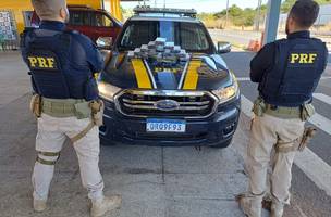 Droga apreendida em ônibus. (Foto: ASCOM)