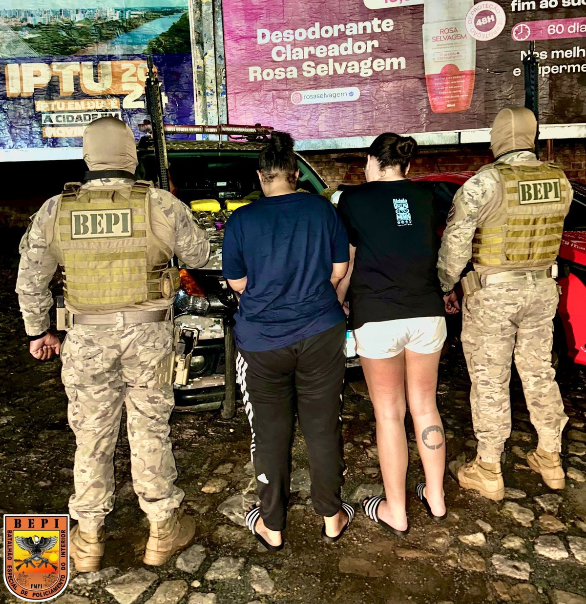 Duas mulheres são presas por tráfico de drogas na região do Dirceu.