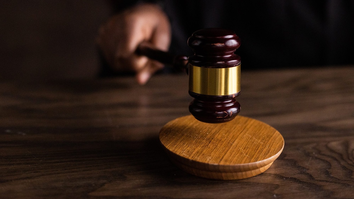 Homem é condenado a 28 anos de prisão por matar esposa a facadas no Piauí.