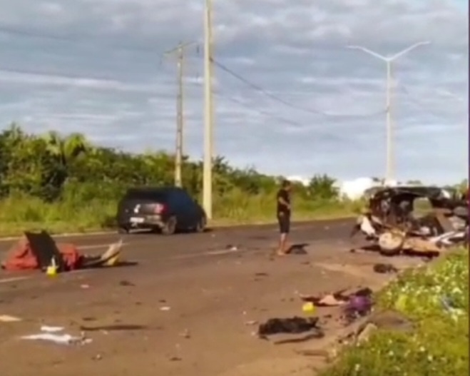 Três mortos em colisão entre dois caros em Timom.