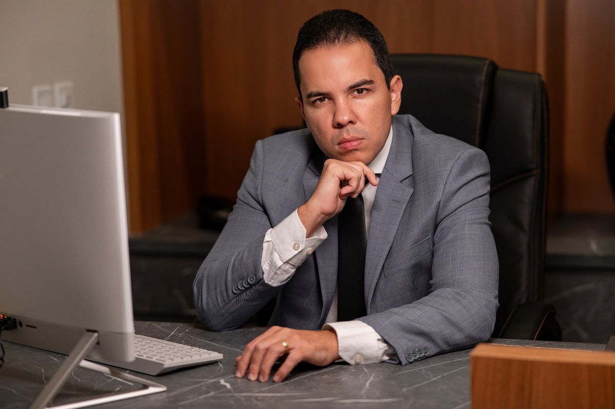 Advogado especialista em Direito Previdenciário, Victor Carvalho.