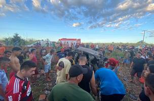Cinco pessoas ficam feridas após carro bater em muro no Norte do Piauí. (Foto: Reprodução/ PM-PI)