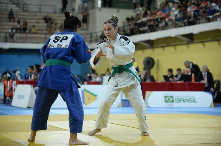 Jeissiara Gomes durante à competição.