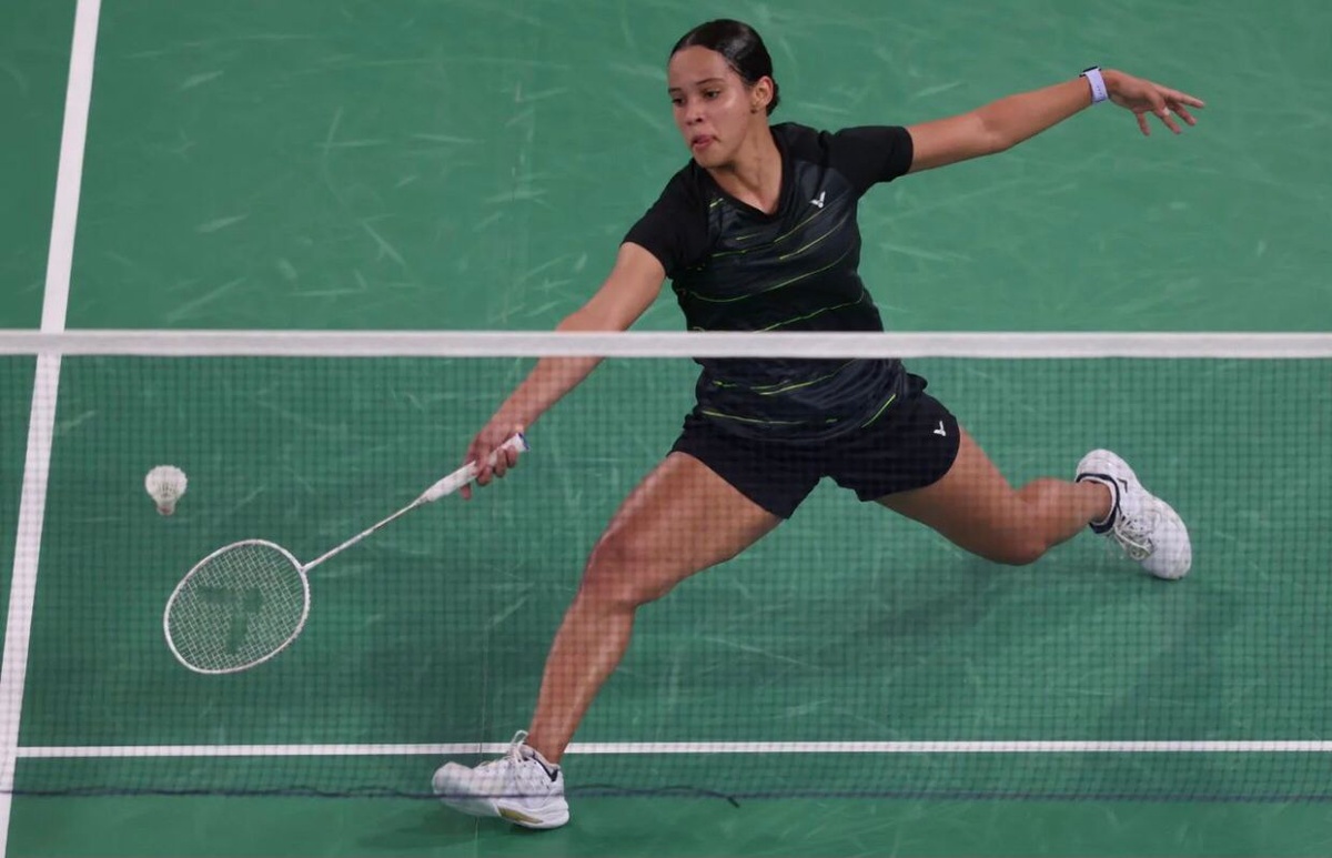 Juliana Vieira conquista primeira vitória do Brasil no badminton.