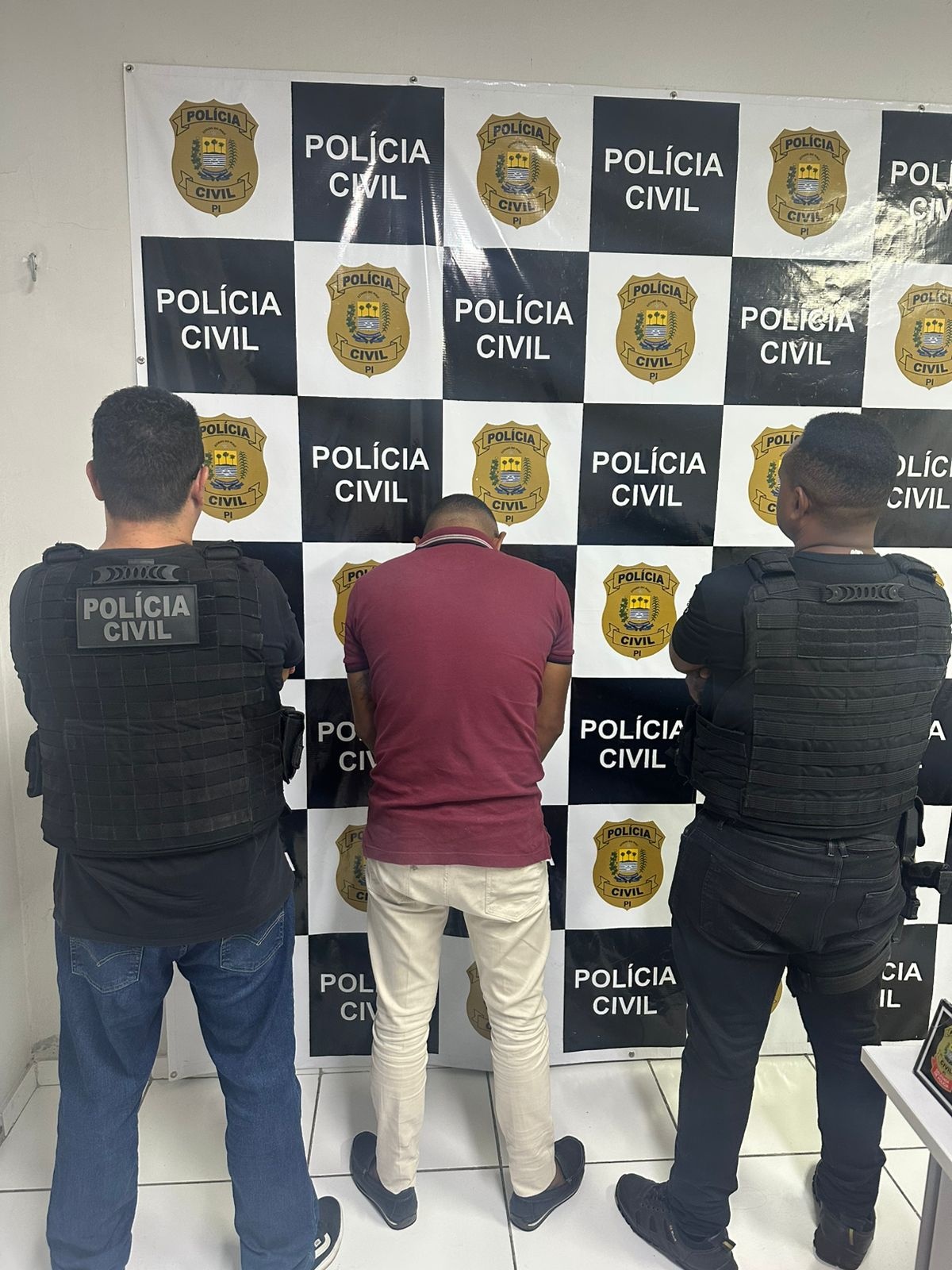 Homem é preso em Teresina acusado de estelionato no Piauí e Maranhão.