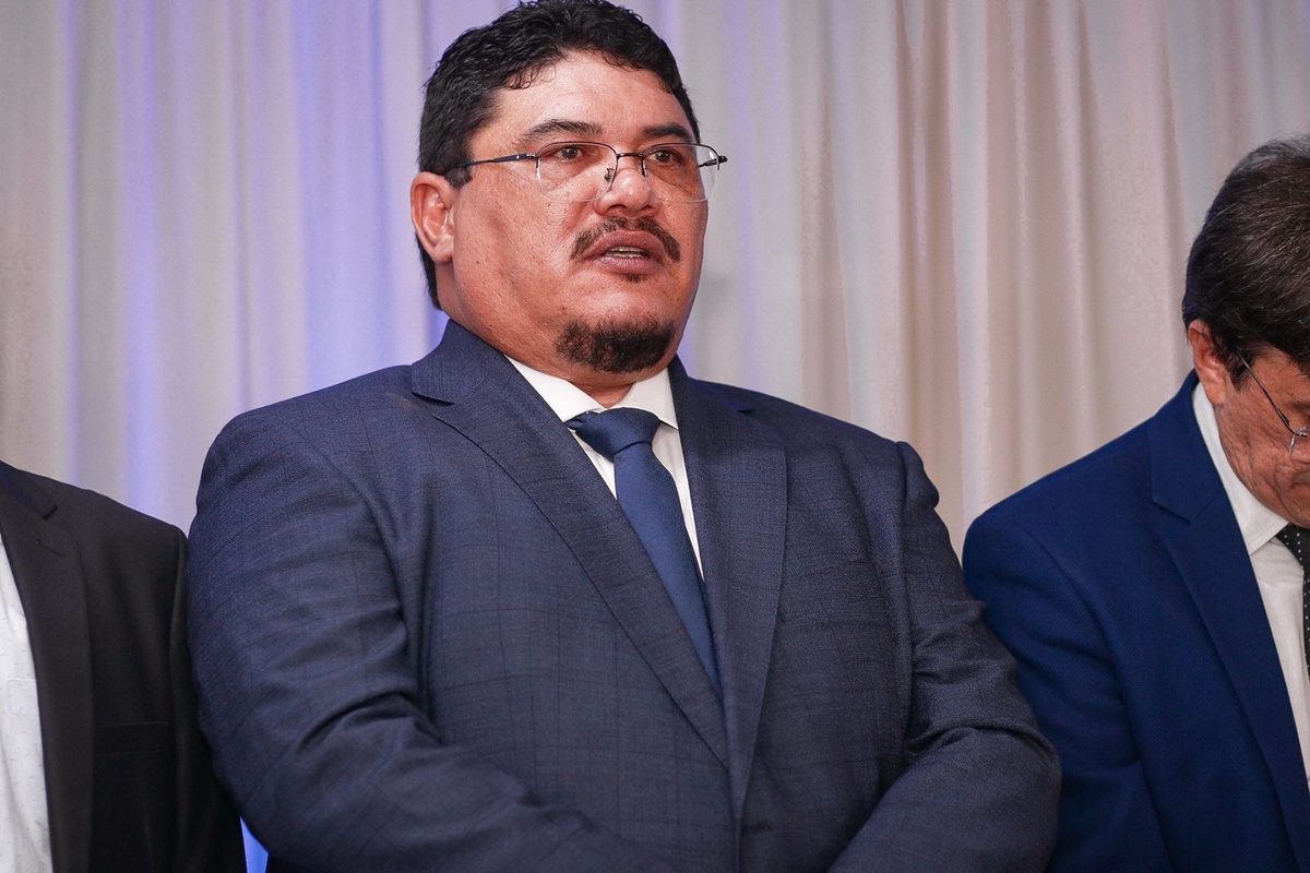 Prefeito reeleito de Altos, Maxwell da Mariinha (MDB).