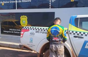 Suspeito de perseguir e agredir adolescente é preso em Baixa Grande do Ribeiro. (Foto: Ascom: SSPPI)