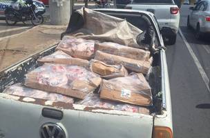 Funcionários são presos suspeitos de furtar mais de 400 kg de frango em Teresina. (Foto: Divulgação)
