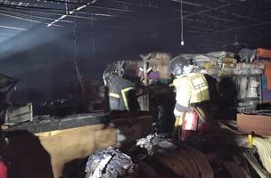 Incêndio destrói loja de malharia no Centro de Teresina. (Foto: Divulgação/ SSP-PI)