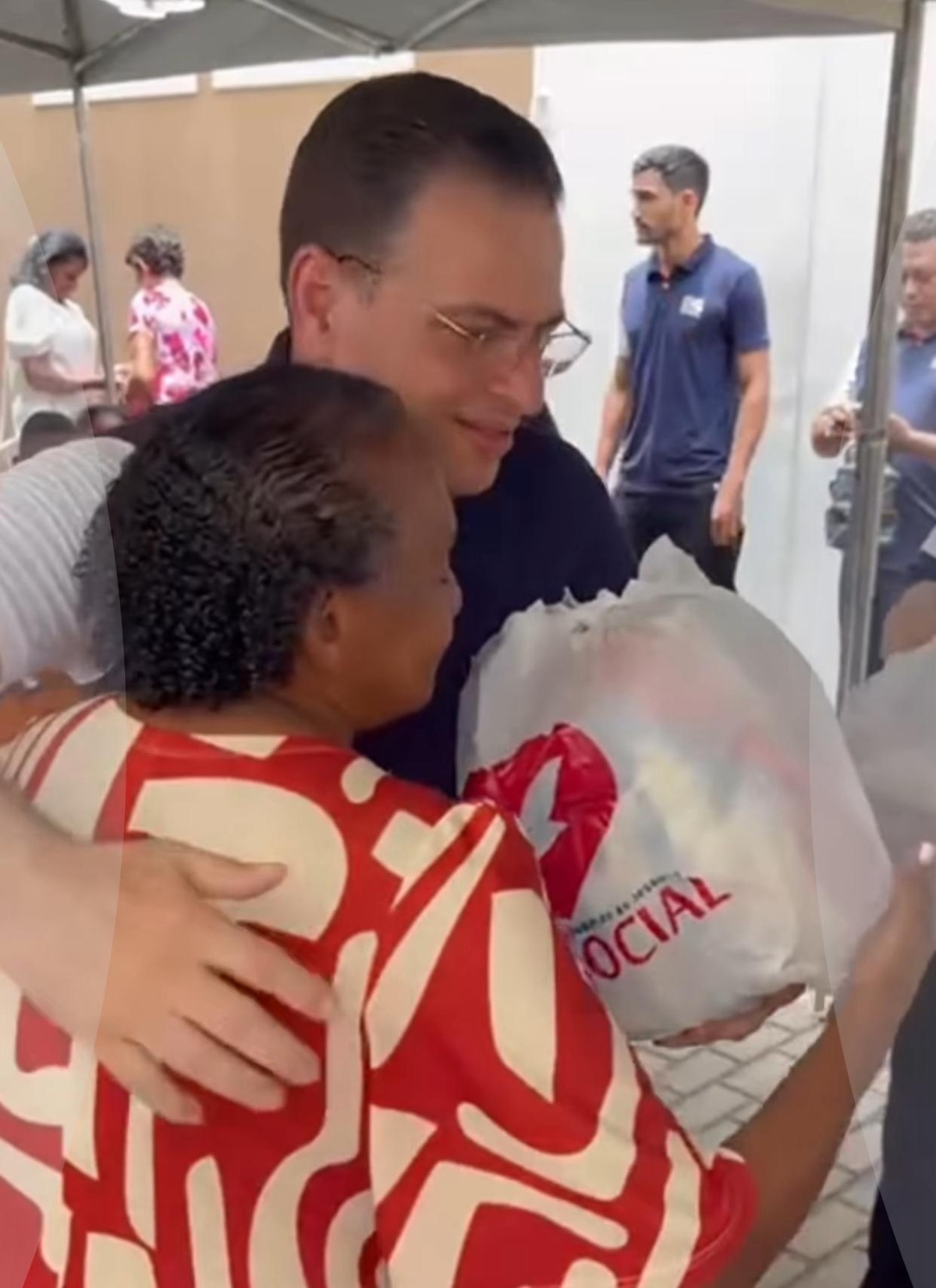 Deputado Gessivaldo Isaías participa de ação solidária.