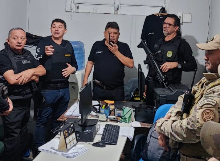 Homem é preso suspeito de integrar grupo que falsificava cartões bancários.