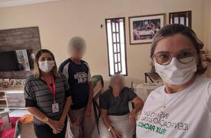 idosos e pessoas com deficiência podem solicitar atendimento em casa. (Foto: Divulgação / Governo)