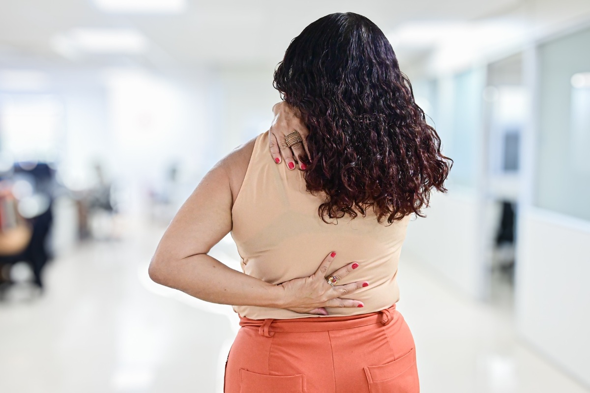 Lei sancionada no Piauí amplia direitos de pessoas com fibromialgia.