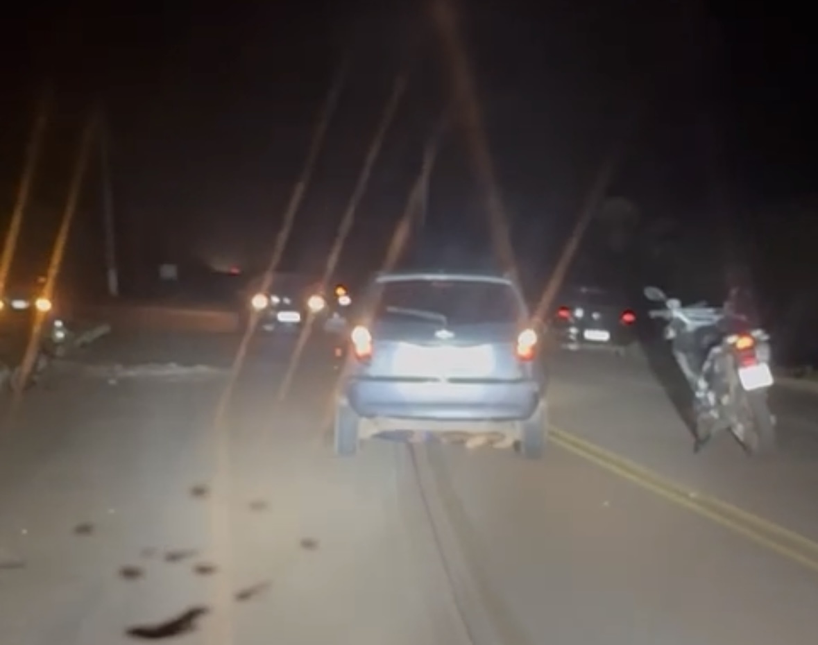 Motociclista bate em carroça, é atingido por carro e morre no litoral do Piauí.