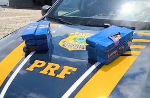 Mulher e detida transportando 12 tabletes de maconha de Brasília para  Parnaíba. (Foto: Ascom/PRF)
