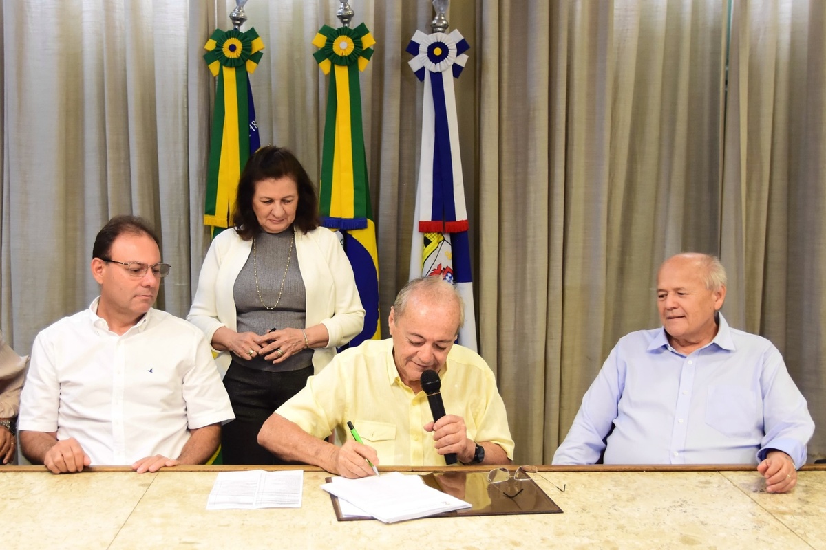 Prefeito de Teresina nomeia 940 concursados.