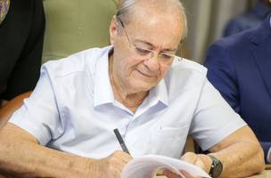 Prefeito nomeia 289 secretárias para as escolas e Centros Municipais de Educação Infantil da cidade. (Foto: Ascom:PMT)