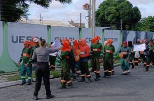 Trabalhadores fazem protesto em Teresina após agressão. (Foto: Reprodução/ Internet)