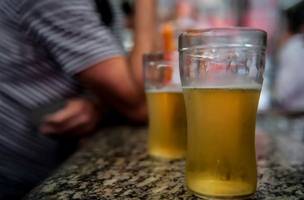 Câmara aprova aumento de pena para quem der bebida alcoólica a crianças. (Foto: Reprodução/ Agência Brasil)