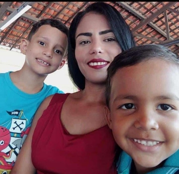 Família encontrada sem vida.