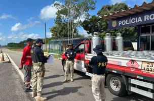 Produtos com risco de explosão são apreendidos no Piauí. (Foto: Divulgação/ PRF-PI)