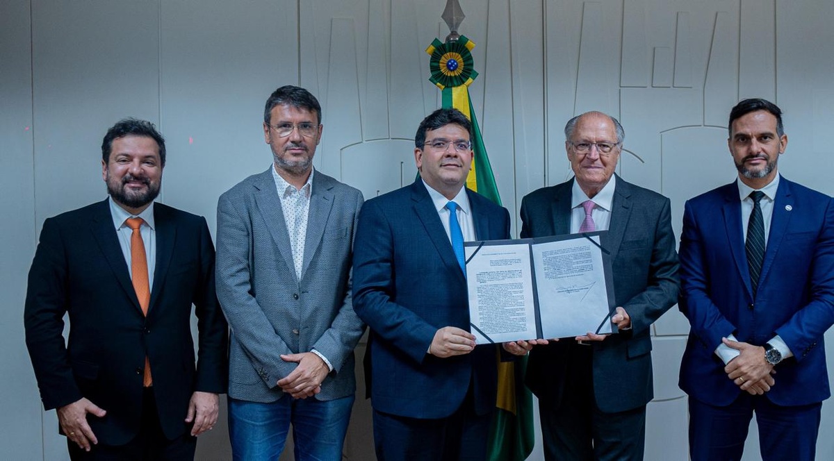 Rafael Fonteles anuncia projeto de hidrogênio verde.