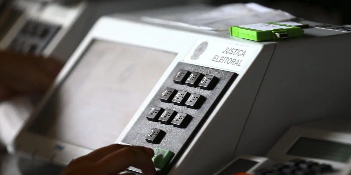 Urna eletrônica.