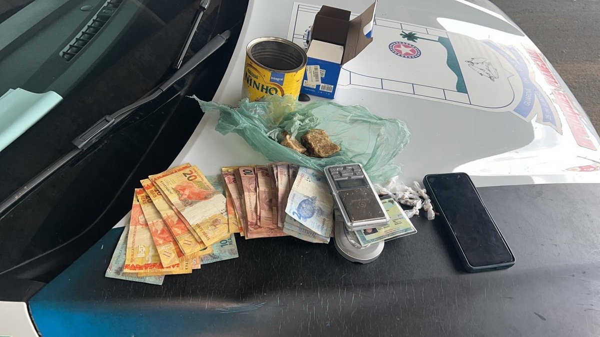 Casal é preso por tráfico no bairro Torquato Neto.