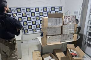 Mais de 4 mil maços de cigarros contrabandeados são apreendidos em Bom Jesus. (Foto: Divulgação/ PRF-PI)