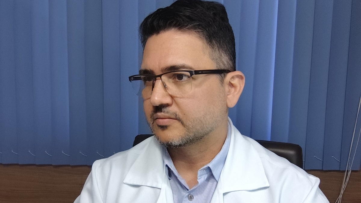 Neurologista, Dr. Marcelo Adriano.