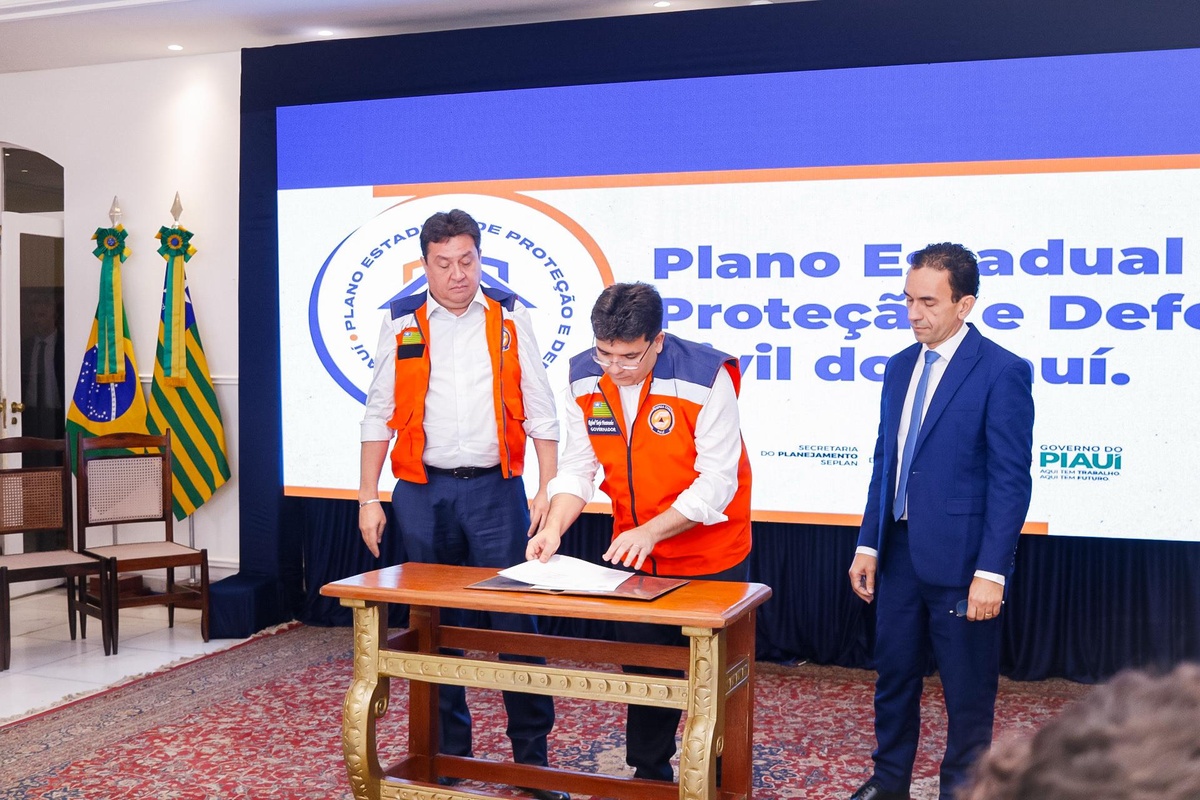 O governador Rafael Fonteles lança Plano Estadual de Proteção e Defesa Civil do Piauí.
