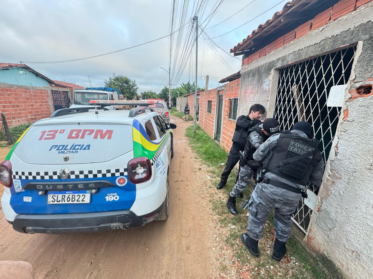 Operação prende 20 suspeitos e apreende oito armas em Teresina.
