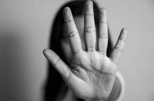 Casos de estupro e feminicídio crescem no Brasil. (Foto: Reprodução/ Internet)
