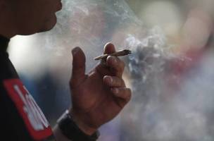 Com 1,2 milhão de usuários, país enfrenta crescente problema com a droga. (Foto: Marcos Alves / Agência O Globo)
