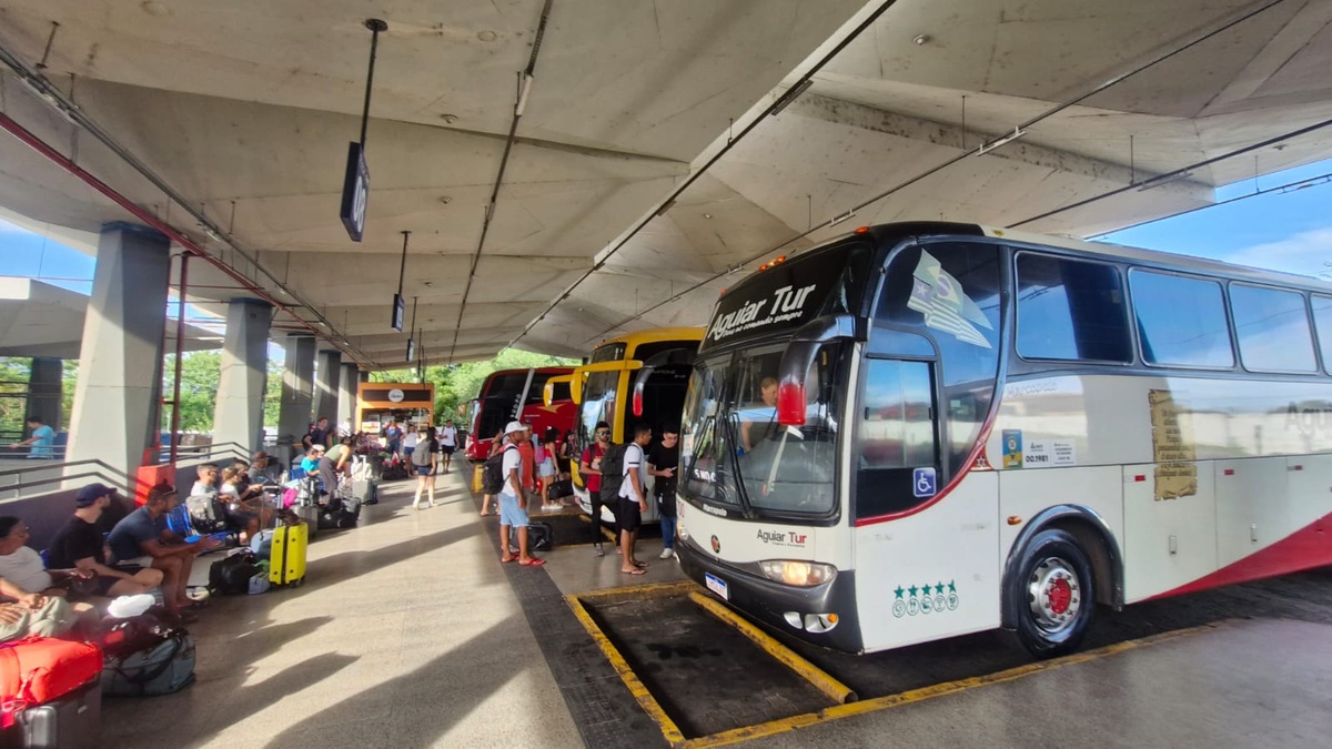 Ônibus intermunicipais.