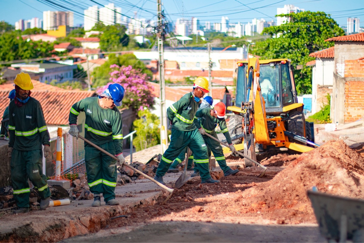 Obras de saneamento em Teresina.