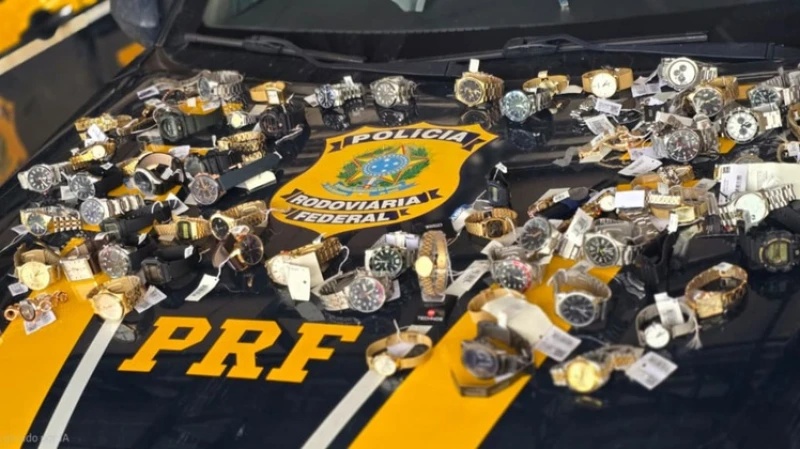 Materiais apreendidos pela polícia.