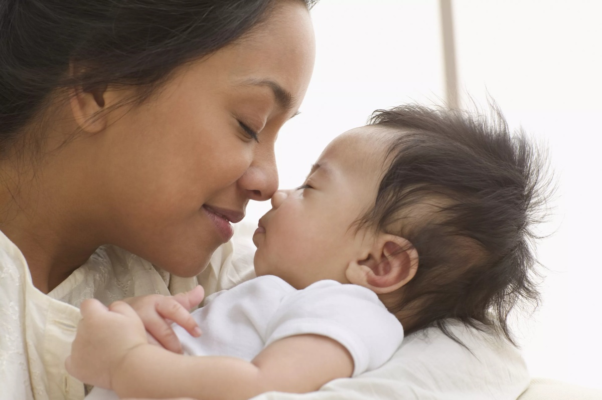 Filhos carregam células da mãe por toda a vida, aponta estudo.